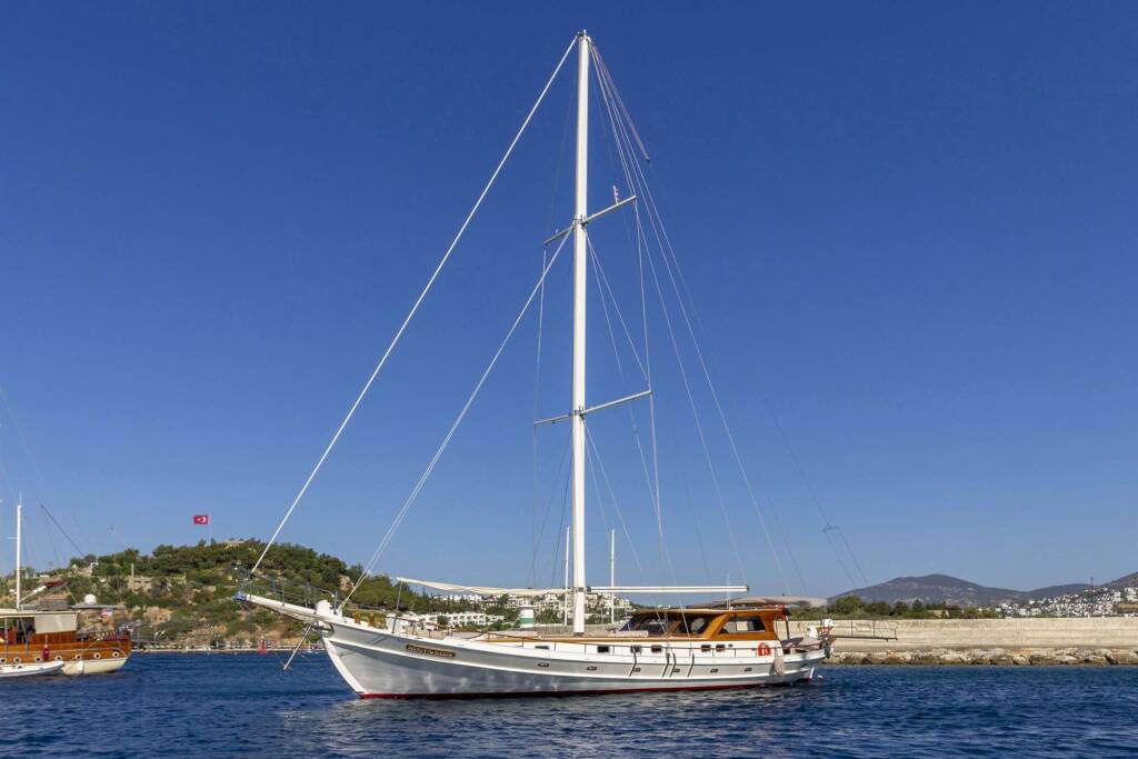 Luxury motor yacht MURVET HANIM
