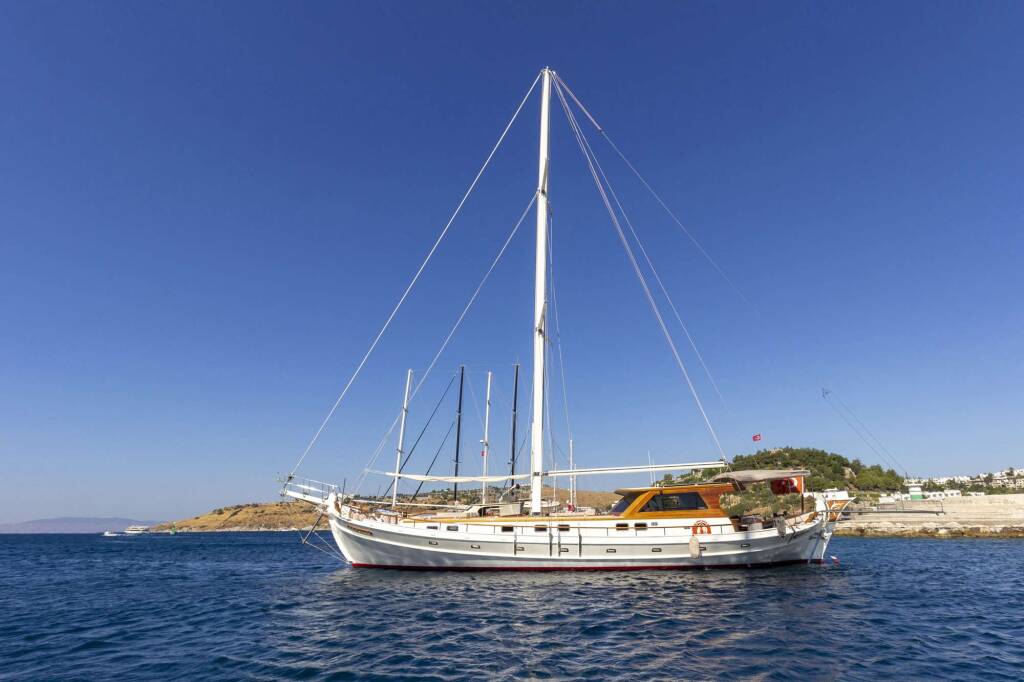 Luxury motor yacht MURVET HANIM