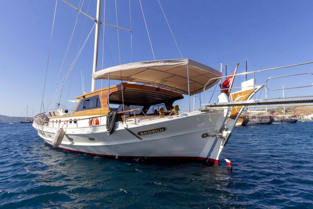 Luxury motor yacht MURVET HANIM