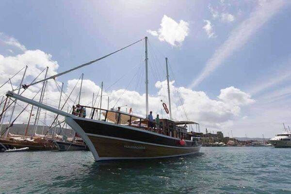 Goélette & Voilier à moteur M/S Harmonia