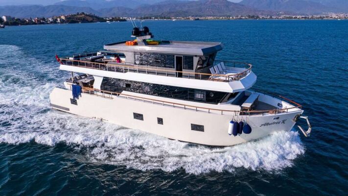 Luxury motor yacht Albatros Explorer