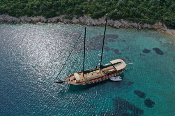 Goélette & Voilier à moteur ROS MARE 