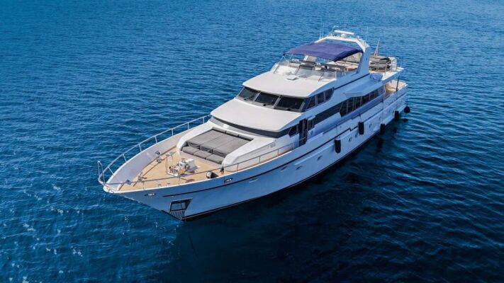 Luxury motor yacht CAMENA II