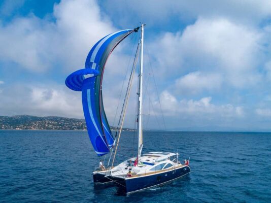 Catamaran de luxe avec équipage CURANTA CRIDHE