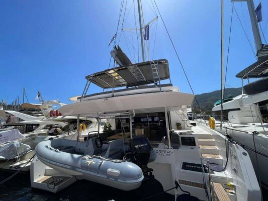Catamaran de luxe avec équipage Orfeas
