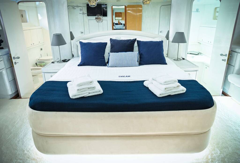 Luxury motor yacht DREAM