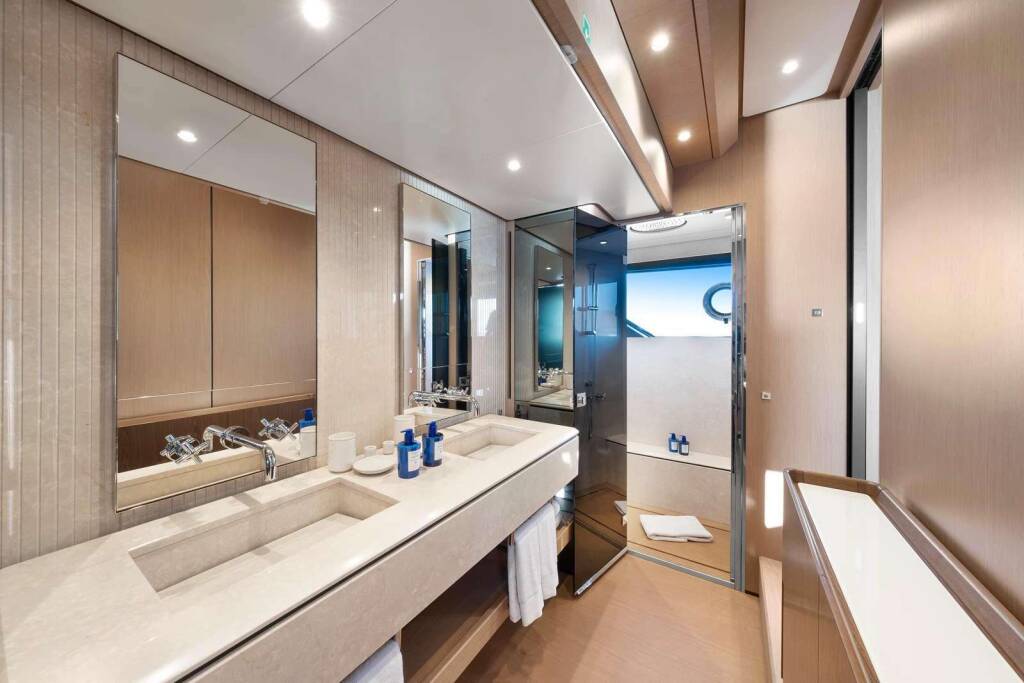 Luxury motor yacht IANASSA