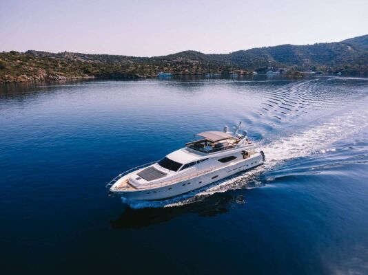 Yate de lujo OXYGEN 8