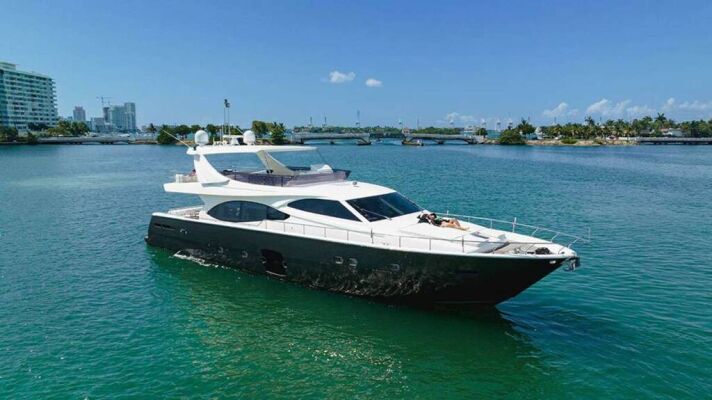 Luxury motor yacht Twe11ve