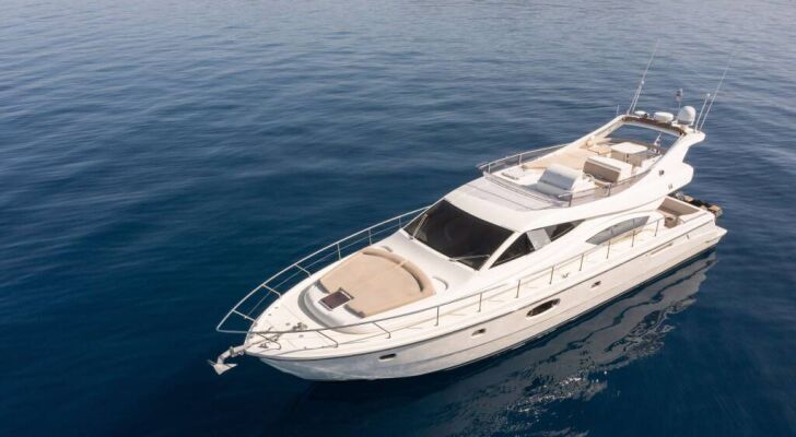 Luxury motor yacht CARTE BLANCHE