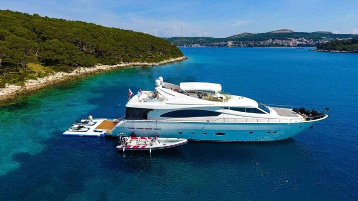 Luxury motor yacht MISS KATARIINA