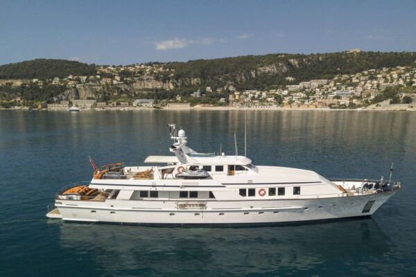 Yate de lujo FIORENTE