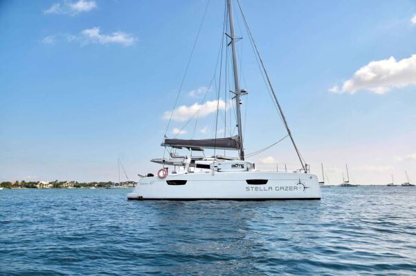 Catamaran de luxe avec équipage Stella Gazer