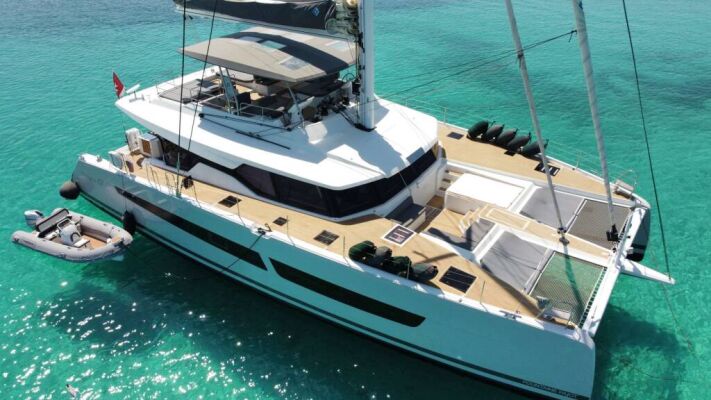 Catamaran de luxe avec équipage INSPIRANTE