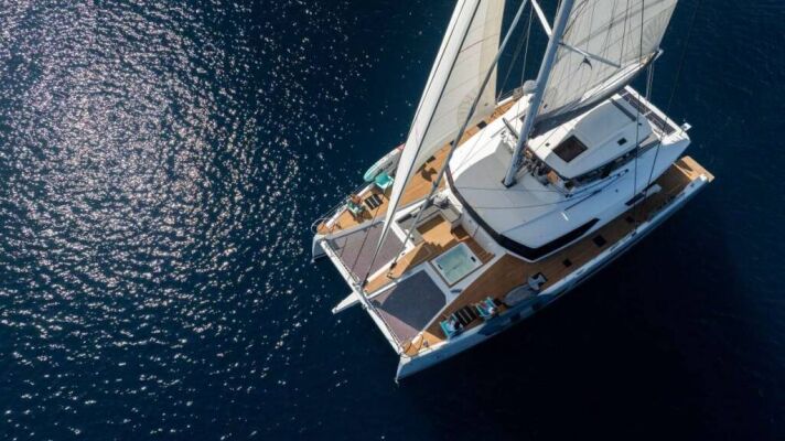 Catamaran de luxe avec équipage LYRA