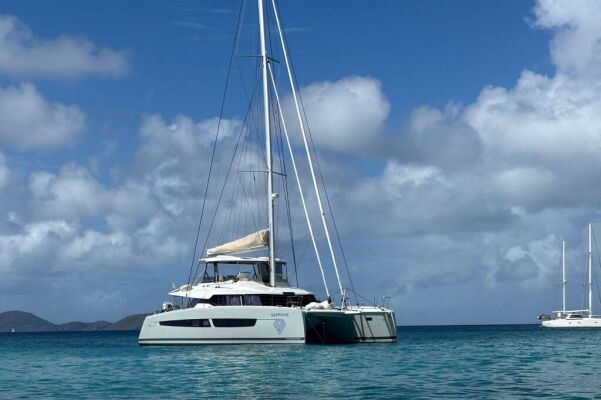 Catamaran de luxe avec équipage Sapphire