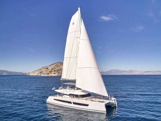 Catamaran de luxe avec équipage ENCORE