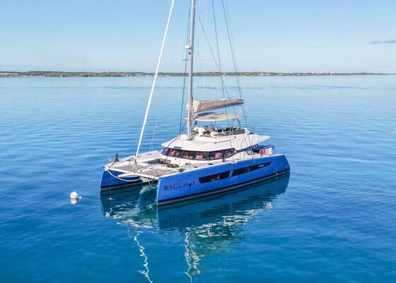 Catamaran de luxe avec équipage BACCHUS