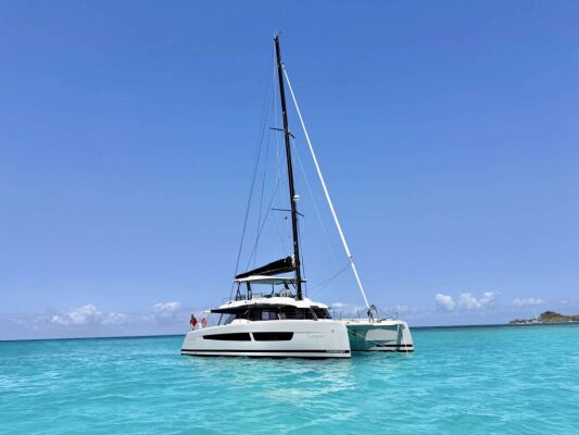Catamaran de luxe avec équipage Tranquila