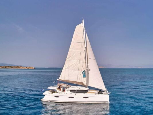 Catamaran de luxe avec équipage HIGH FIVE