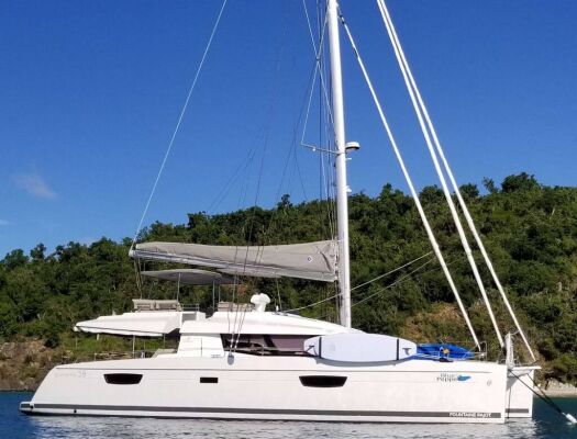 Catamaran de luxe avec équipage BLUE PEPPER