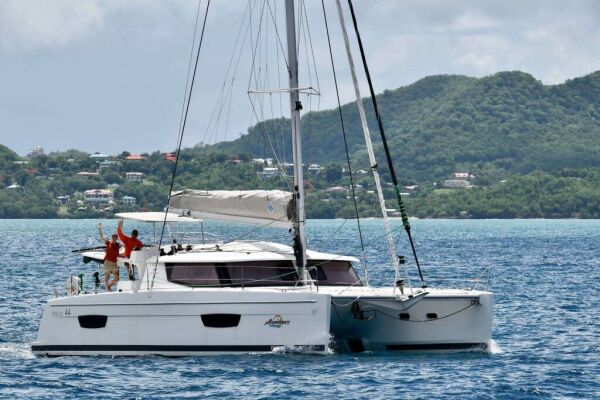 Catamaran de luxe avec équipage ABUNDANCE