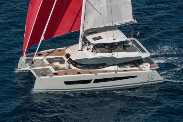 Catamaran de luxe avec équipage KRAZY KAT