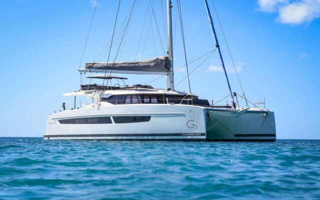 Catamaran de luxe avec équipage G3