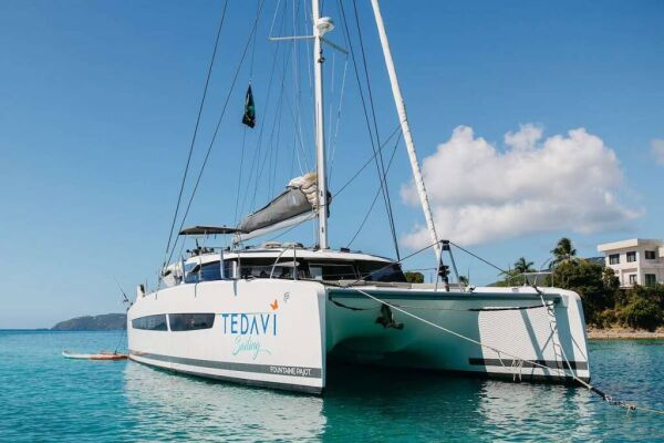 Catamaran de luxe avec équipage TEDAVI