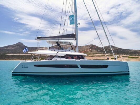 Catamaran de luxe avec équipage PIXIE