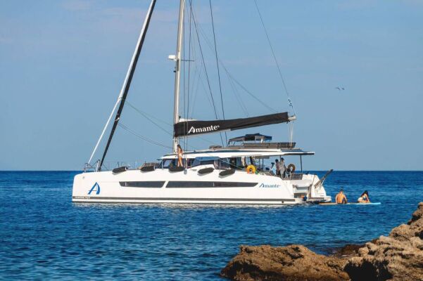 Catamaran de luxe avec équipage AMANTE