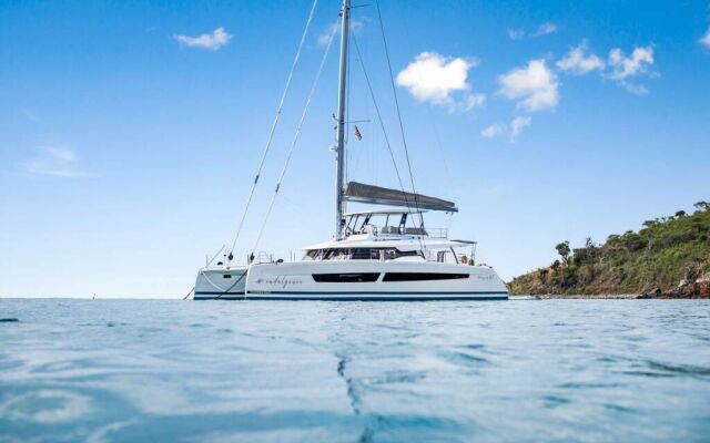 Catamaran de luxe avec équipage INDULGENCE