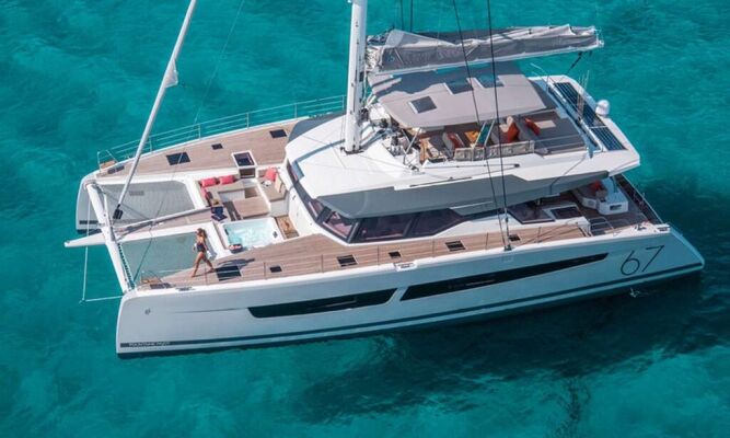 Catamarán de lujo con tripulación LISA OF THE SEAS