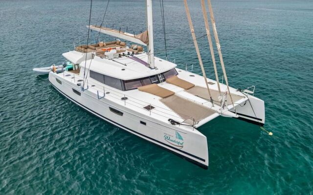 Catamaran de luxe avec équipage SOME KIND OF WONDERFUL