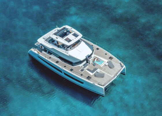 Catamaran de luxe avec équipage D2
