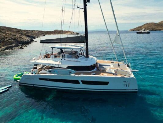 Catamaran de luxe avec équipage 7th heaven