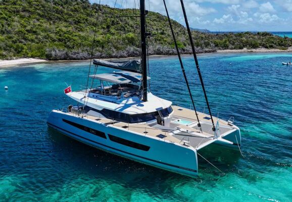 Catamaran de luxe avec équipage Semper Fidelis