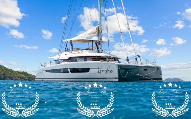 Catamaran de luxe avec équipage HOURGLASS
