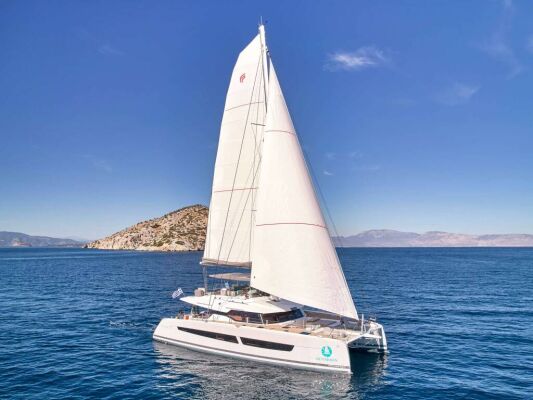 Catamaran de luxe avec équipage SUNMOON