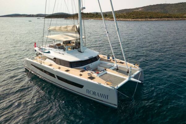 Catamarán de lujo con tripulación Floramye