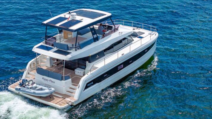 Catamaran de luxe avec équipage Happy Place