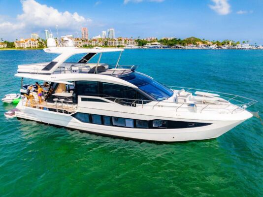 Yacht de luxe Optimus Prime