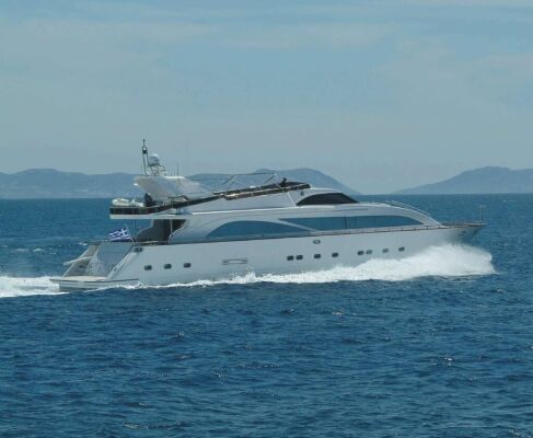 Luxury motor yacht DREAM B