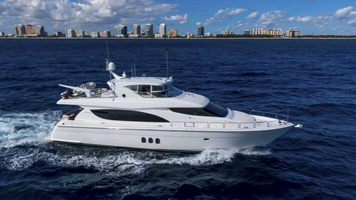 Luxus-Motoryacht GALLOPIN