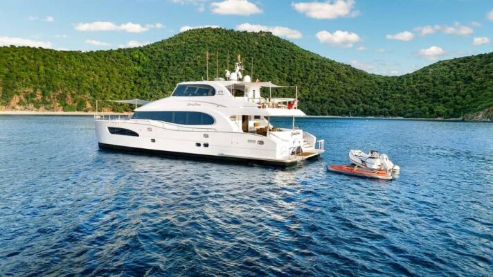 Catamaran de luxe avec équipage SEAGLASS 74