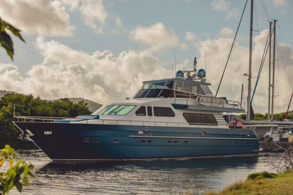 Luxury motor yacht QARA