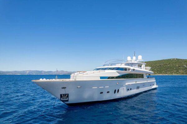 Luxury motor yacht CONTE STEFANI