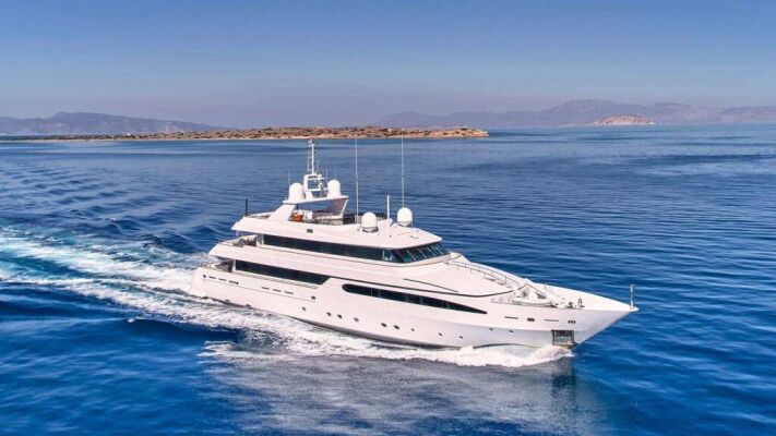 Yate de lujo ARTEMISEA