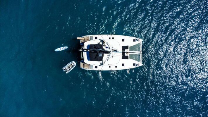 Catamaran de luxe avec équipage BALLO