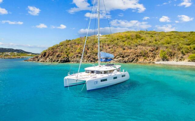 Catamaran de luxe avec équipage OCEANS 8